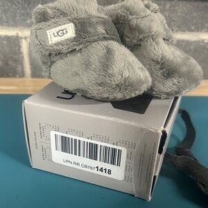 UGG Kids Slippers in Soft Gray